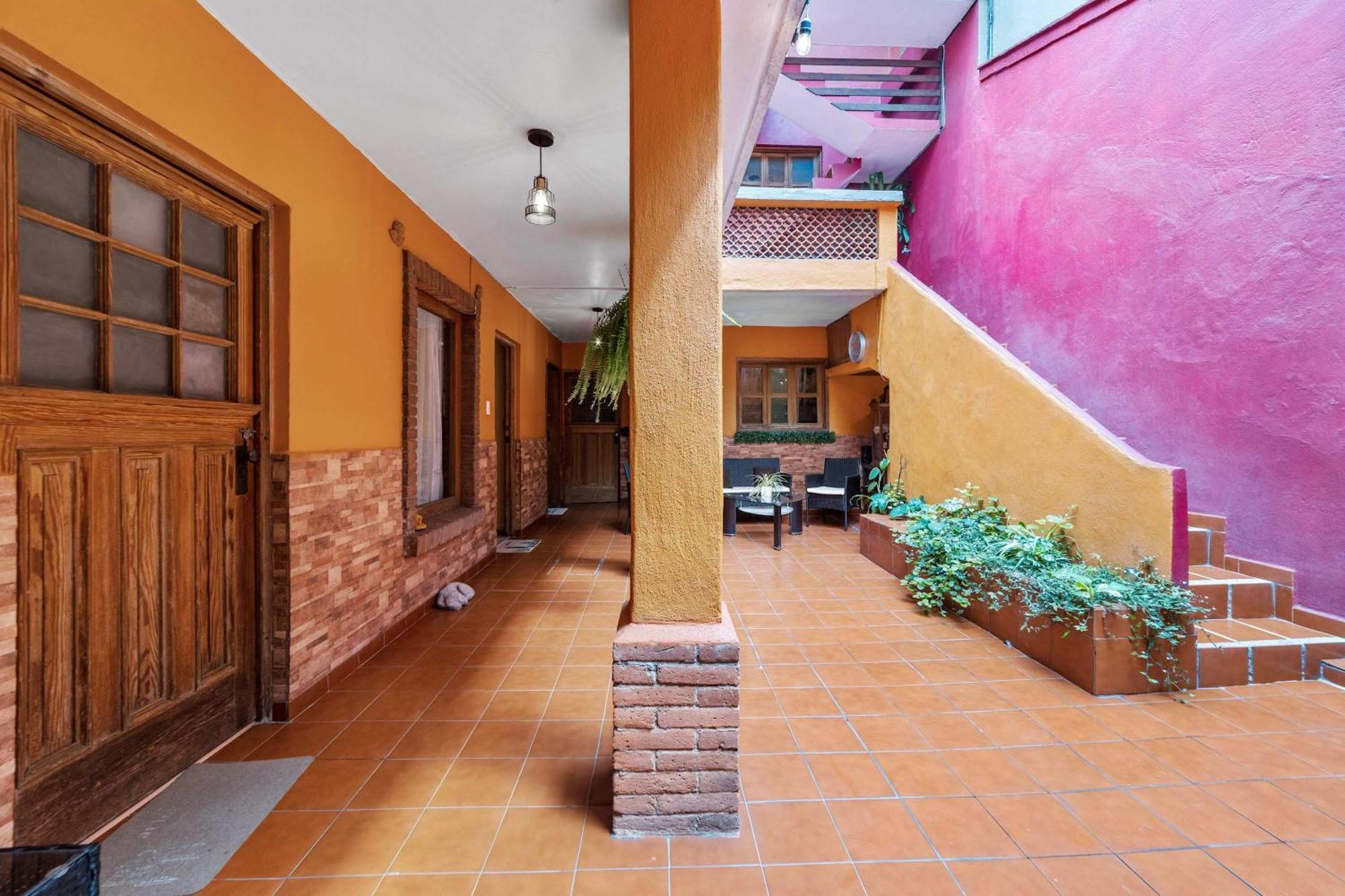 Charming 2-Bedroom Retreat In Lomas De Bezares メキシコシティ エクステリア 写真