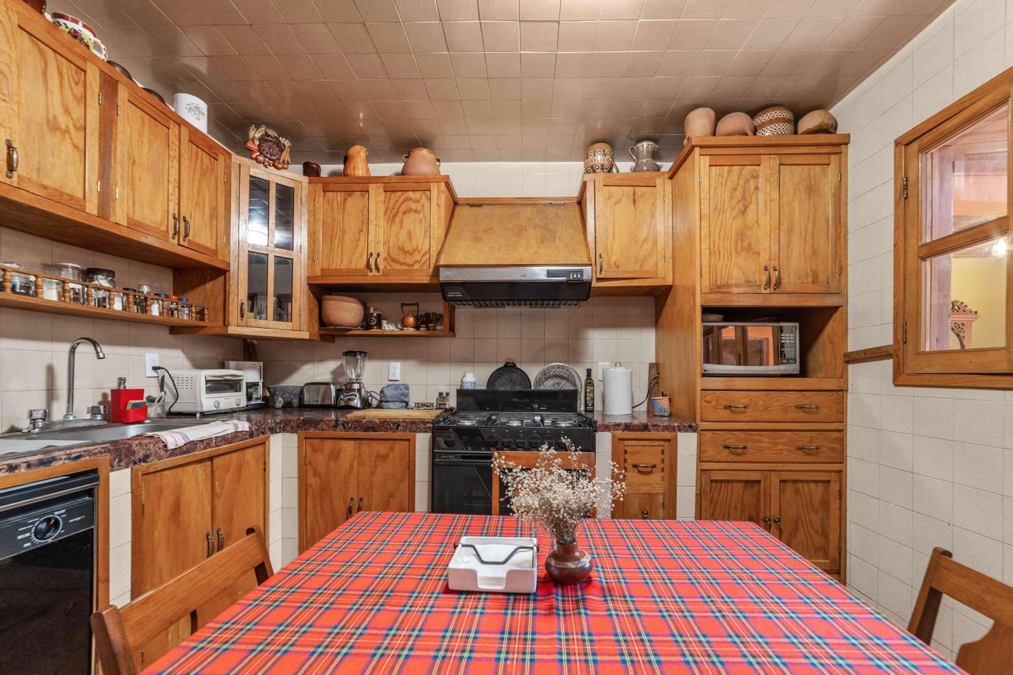 Charming 2-Bedroom Retreat In Lomas De Bezares メキシコシティ エクステリア 写真